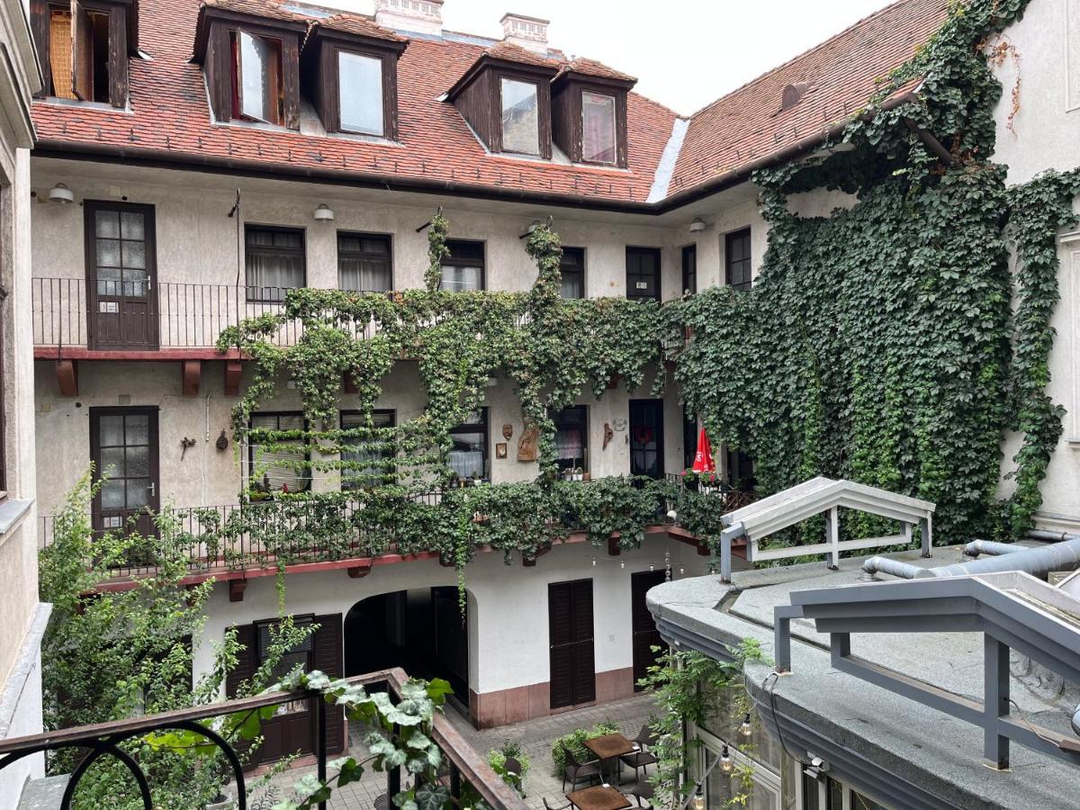 Wiener Garden 杰尔 外观 照片